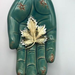 Sarah Coventry Gold Silver Maple Leaf Brooch